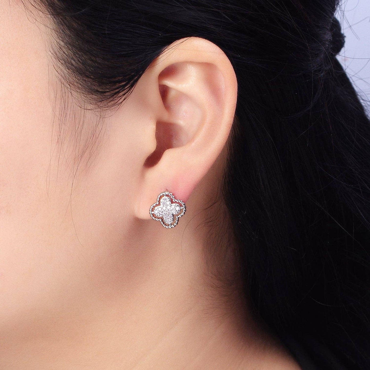 Clover Stud Earrings in Gold